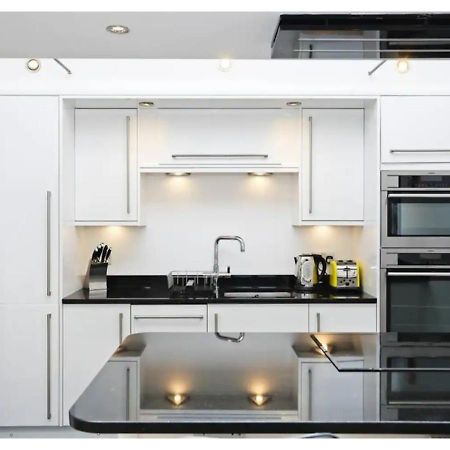 شقة إدنبرة  في Altido Cosy 2-Bed Apt In The Old Town With Mezzanine المظهر الخارجي الصورة
